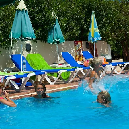 Eleni Apartmanhotel Szíszi