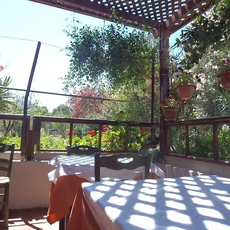 Eleni Apartmanhotel *